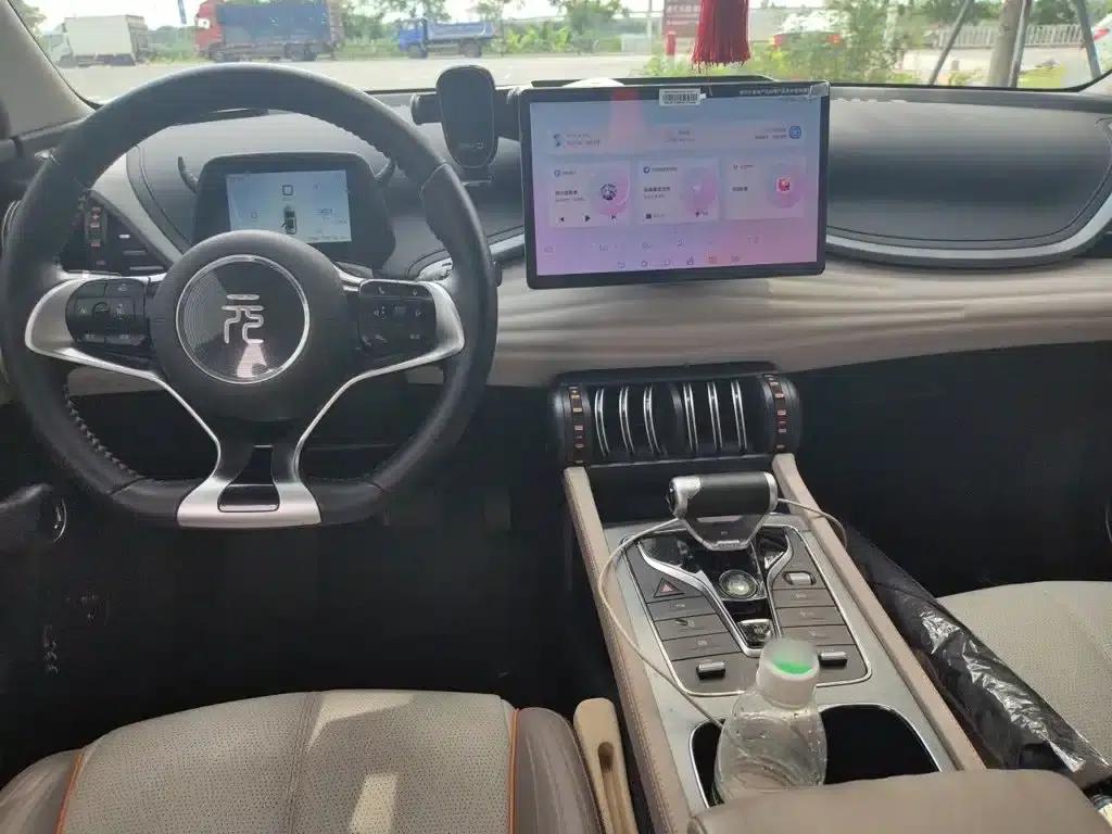 Yuan PLUS 2024 Glory Edition 430KM Leading Model — миниатюра 6