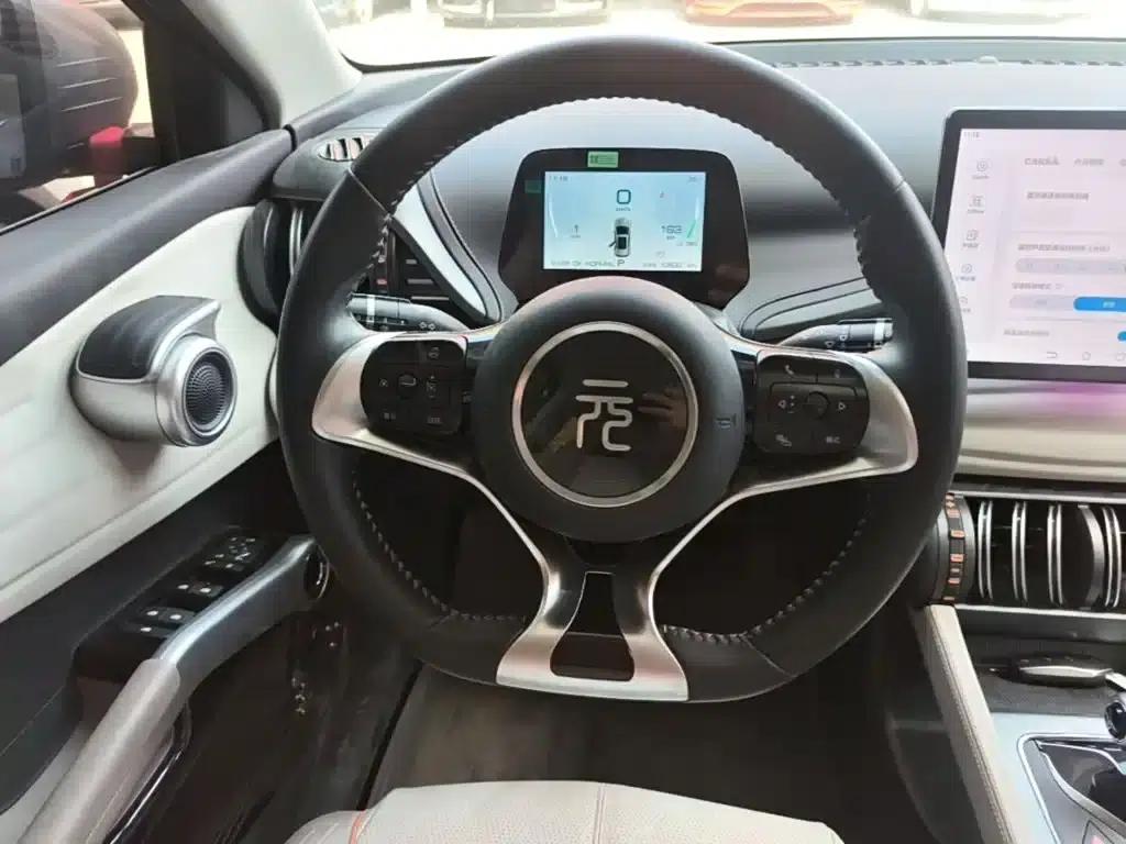 Yuan PLUS 2024 Glory Edition 430KM Leading Model — миниатюра 11