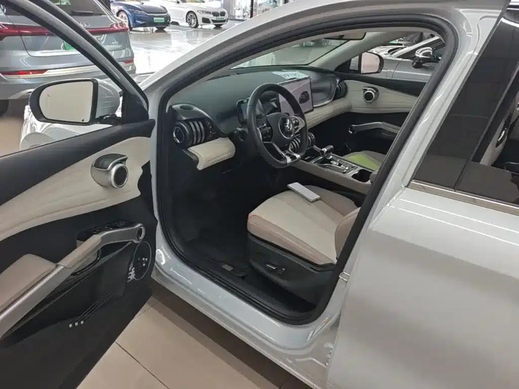 Yuan PLUS 2024 Glory Edition 510KM Superior Model — миниатюра 16