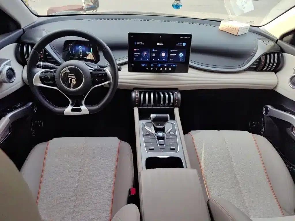 Yuan PLUS 2024 Glory Edition 430KM Leading Model — миниатюра 23