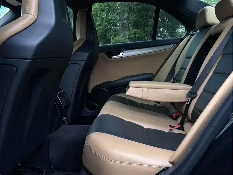 2012 Mercedes-Benz C-Class AMG C 63 Dynamic — миниатюра 18