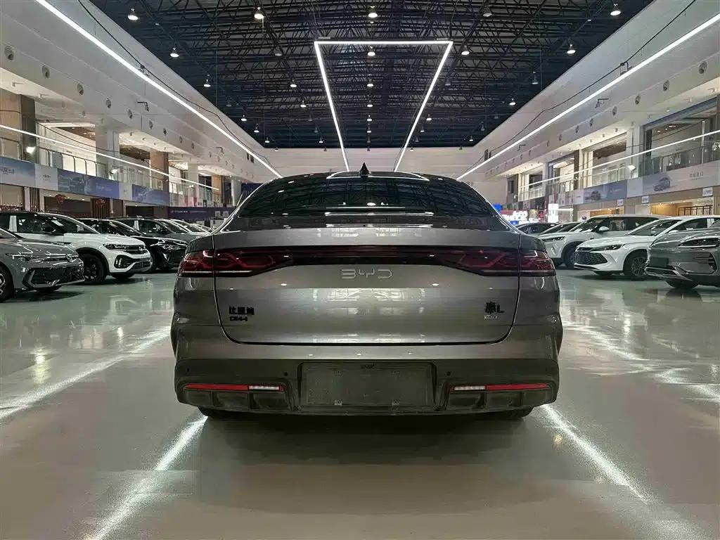 Qin L 2024 DM-i 120KM Super Edition — миниатюра 7