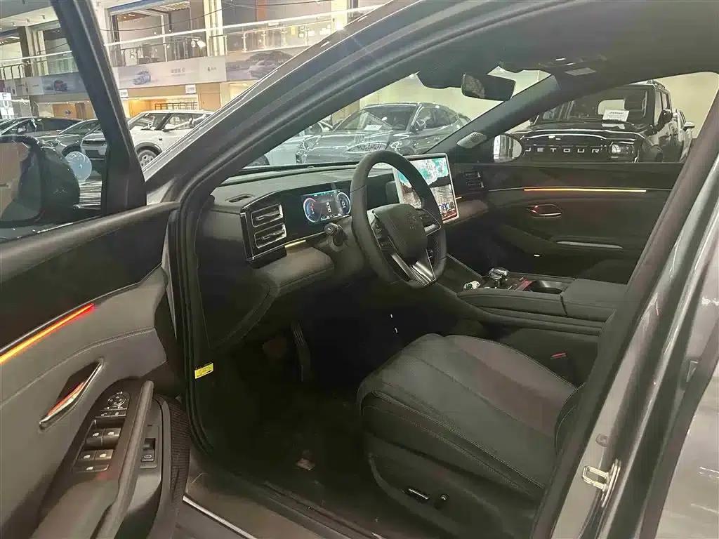 Qin L 2024 DM-i 120KM Super Edition — миниатюра 8