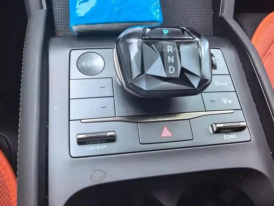 Qin L 2024 DM-i 80KM Super Edition — миниатюра 16