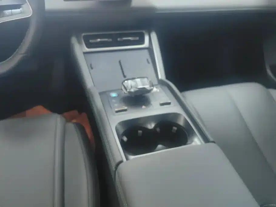Qin L 2024 DM-i 120KM Super Edition — миниатюра 16