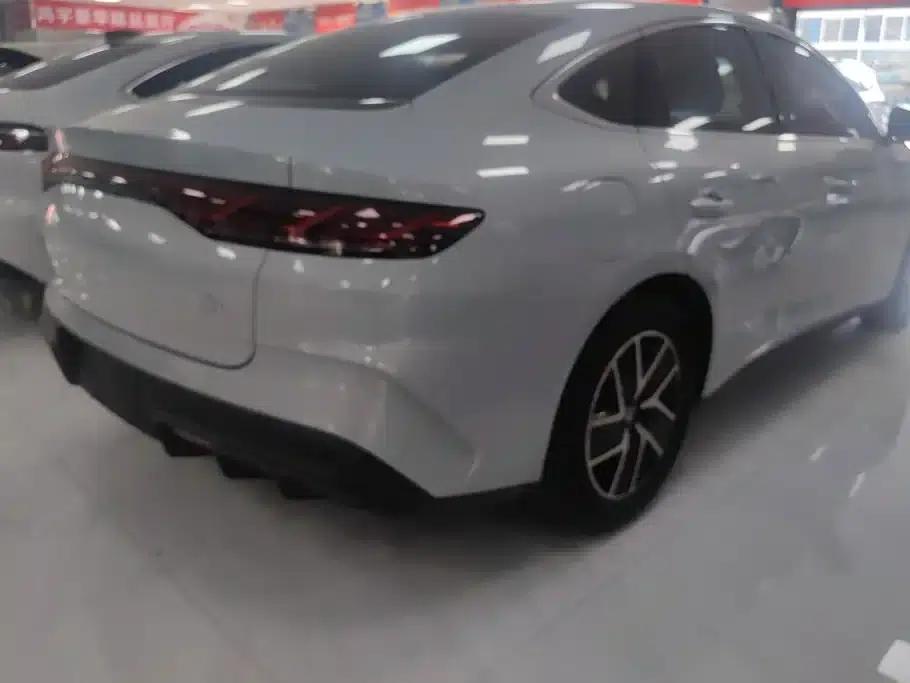 Qin L 2024 DM-i 120KM Super Edition — миниатюра 3