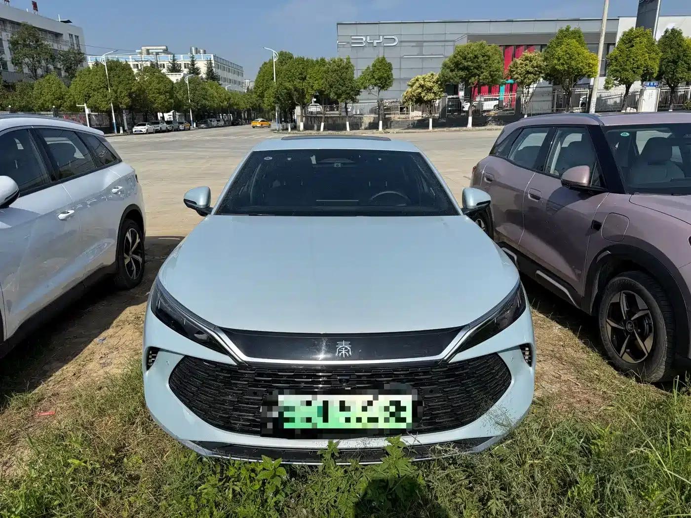 Qin L 2025 DM-i Intelligent Driving Edition 120KM Superior Model — миниатюра 1