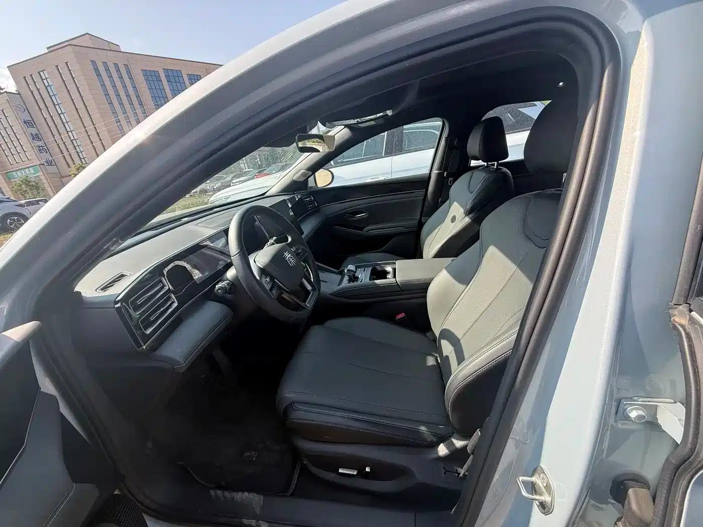 Qin L 2025 DM-i Intelligent Driving Edition 120KM Superior Model — миниатюра 5