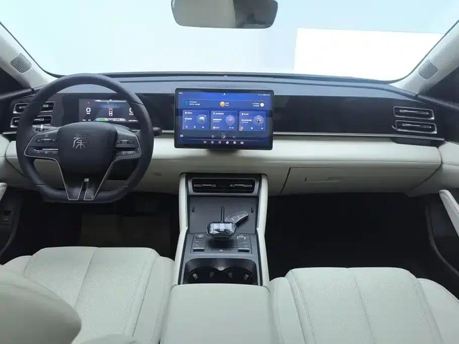 Qin L 2024 DM-i 120KM Leading Edition — миниатюра 12