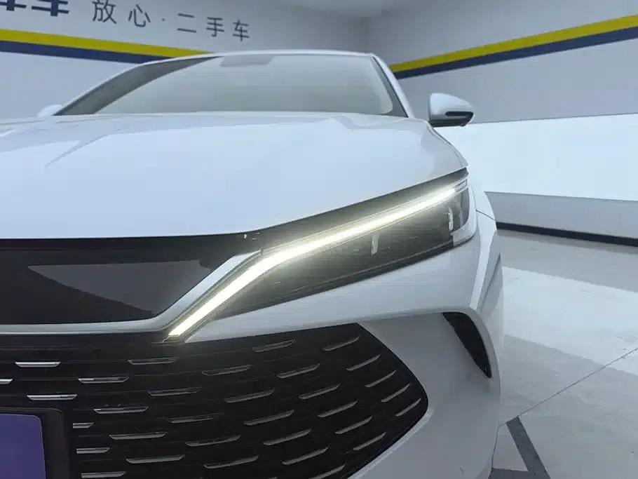 Qin L 2024 DM-i 120KM Leading Edition — миниатюра 5