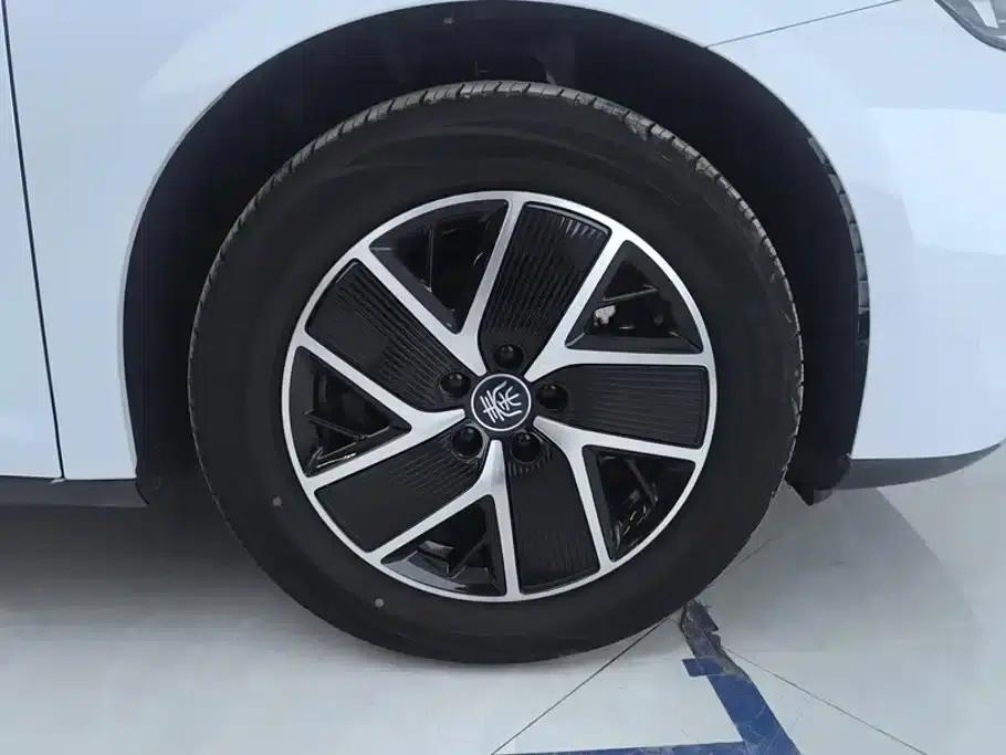 Qin L 2024 DM-i 120KM Leading Edition — миниатюра 6
