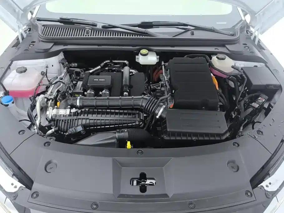 Qin L 2024 DM-i 120KM Leading Edition — миниатюра 10