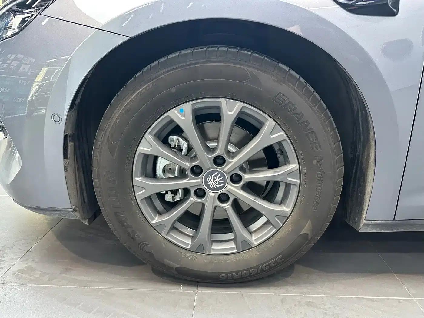 Qin L 2025 DM-i Intelligent Driving Edition 80KM Leading Model — миниатюра 12