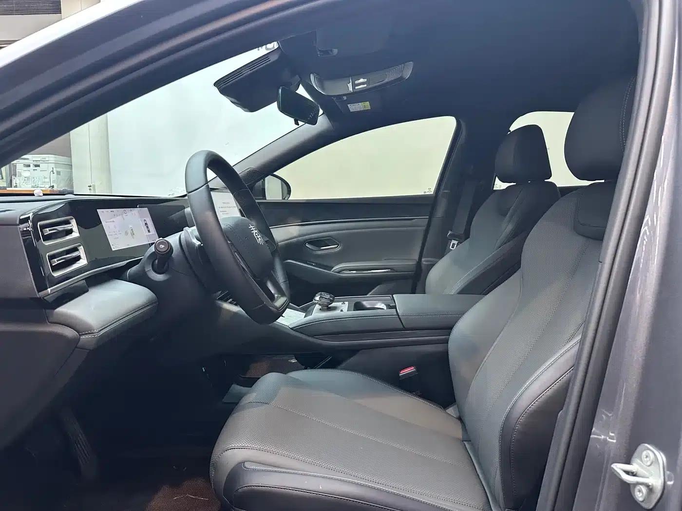 Qin L 2025 DM-i Intelligent Driving Edition 80KM Leading Model — миниатюра 16