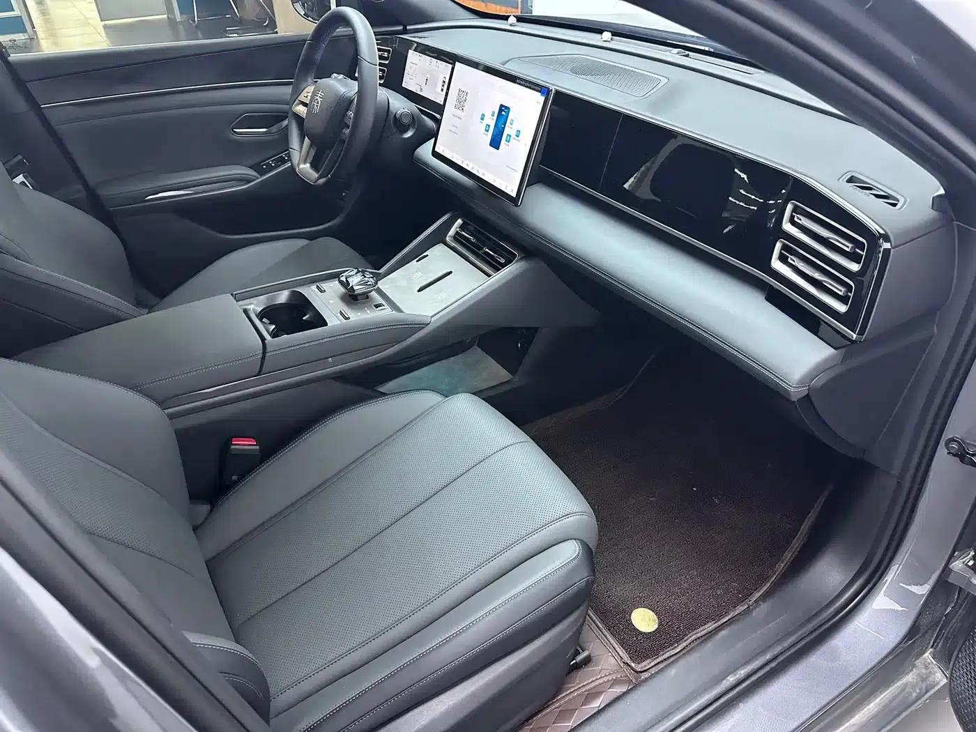 Qin L 2025 DM-i Intelligent Driving Edition 80KM Leading Model — миниатюра 8