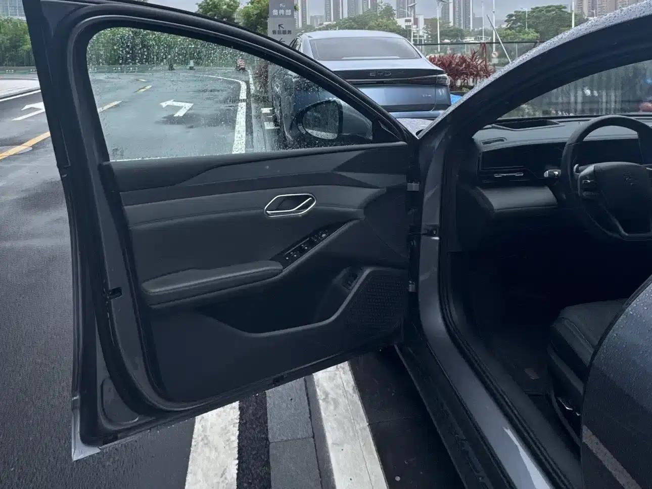 Qin L 2025 EV 545KM Premium Edition — миниатюра 8