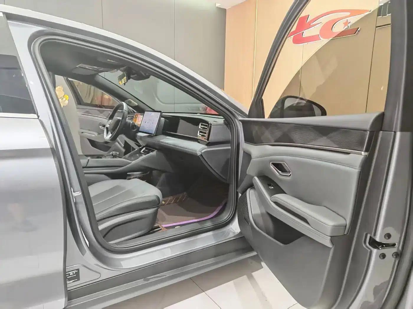 Qin L 2024 DM-i 80KM Super Edition — миниатюра 9