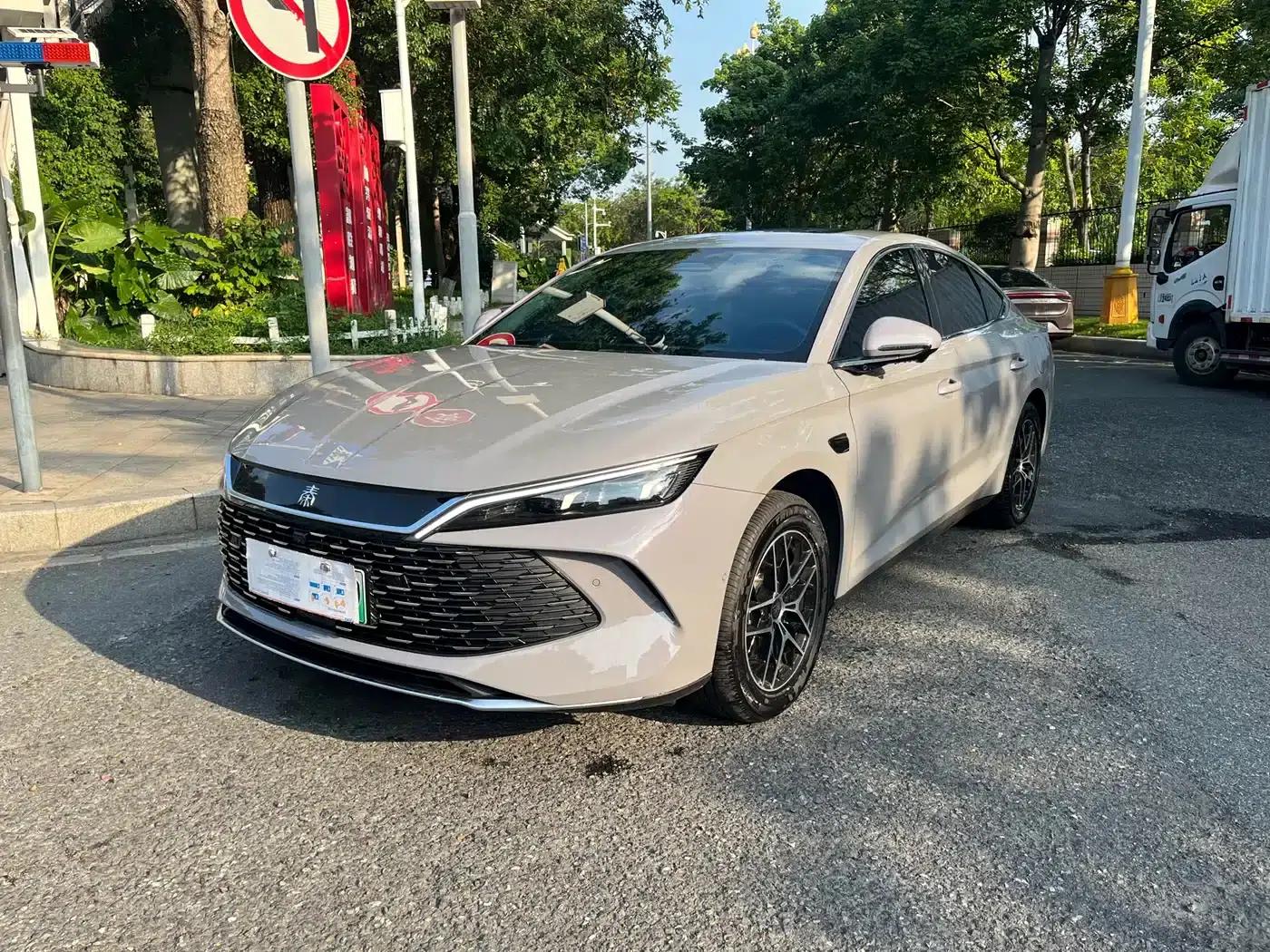 Qin L 2026 DM-i 210KM Super Edition — миниатюра 1