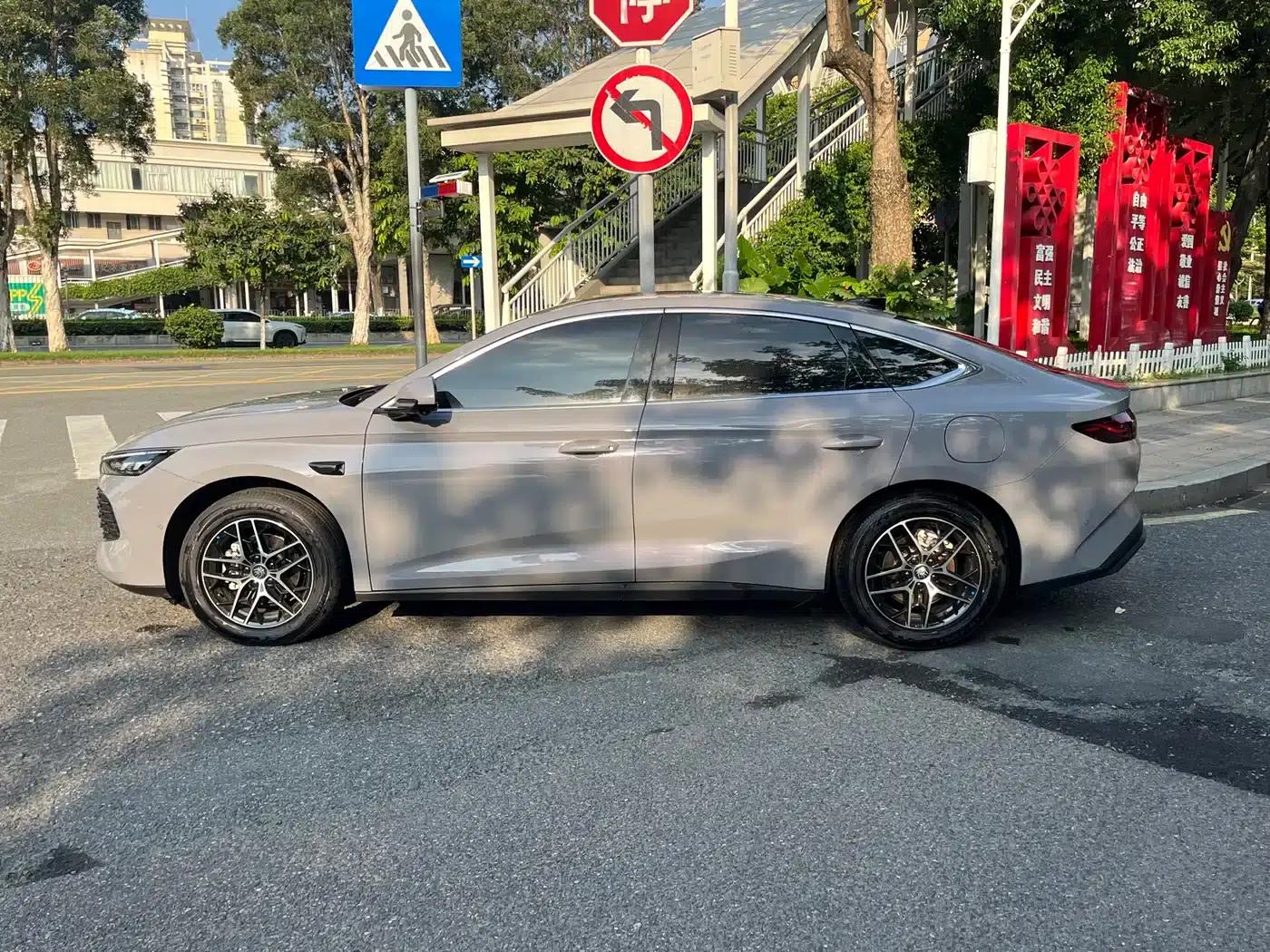 Qin L 2026 DM-i 210KM Super Edition — миниатюра 9