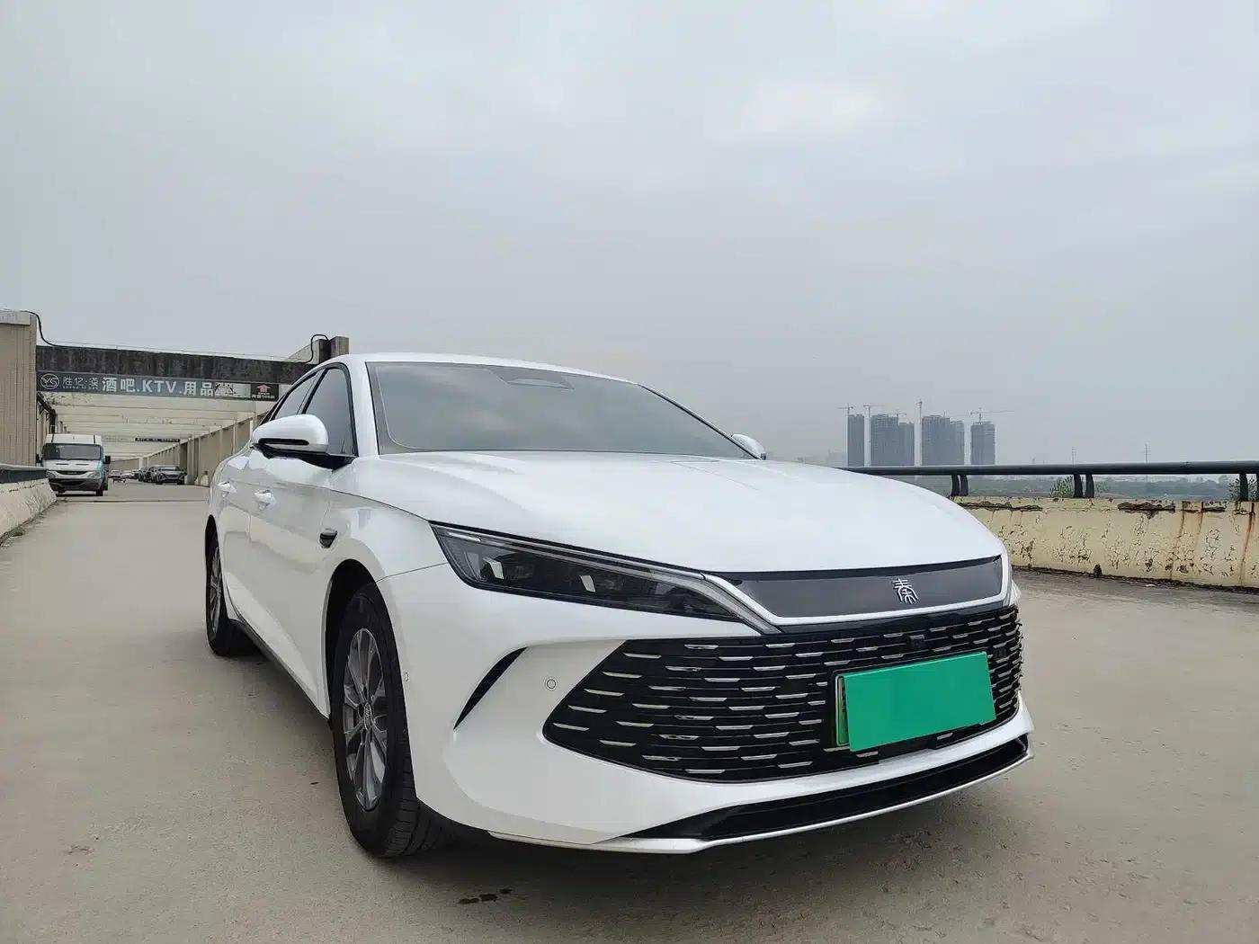 Qin L 2025 DM-i Intelligent Driving Edition 80KM Superior Model — миниатюра 3
