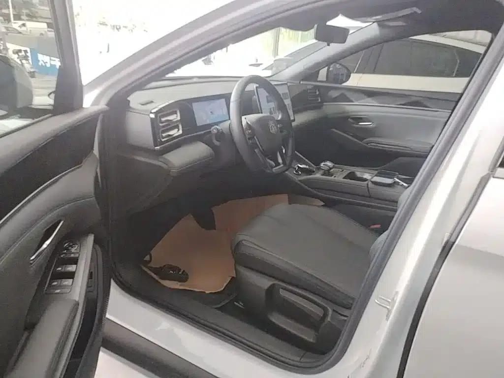 Qin L 2025 DM-i Intelligent Driving Edition 80KM Leading Model — миниатюра 16