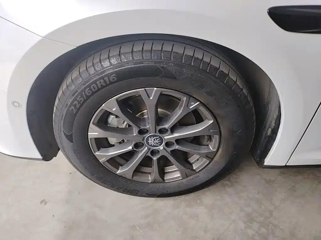 Qin L 2025 DM-i Intelligent Driving Edition 80KM Leading Model — миниатюра 23
