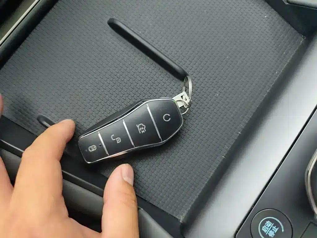Qin L 2024 DM-i 120KM Leading Edition — миниатюра 9