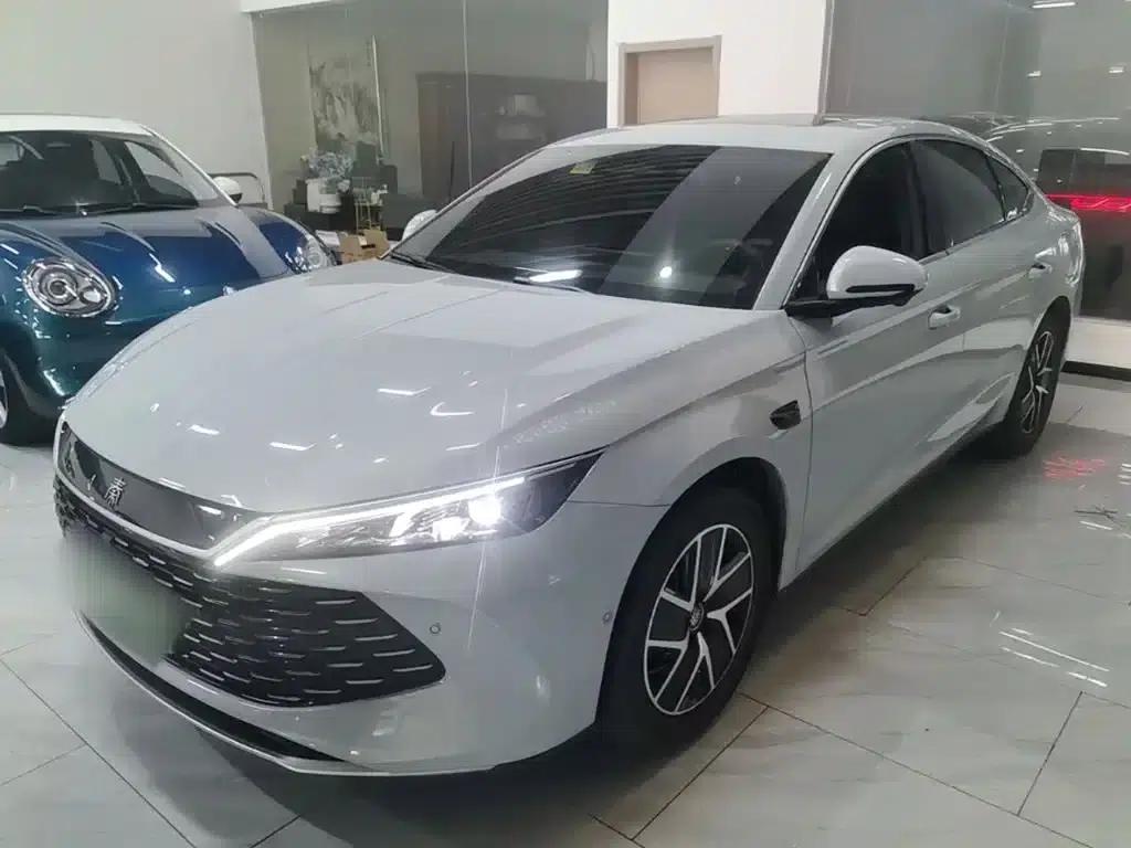 Qin L 2025 DM-i Intelligent Driving Edition 120KM Leading Model — миниатюра 1