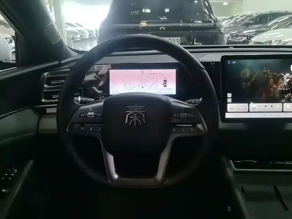 Qin L 2025 DM-i Intelligent Driving Edition 120KM Leading Model — миниатюра 11