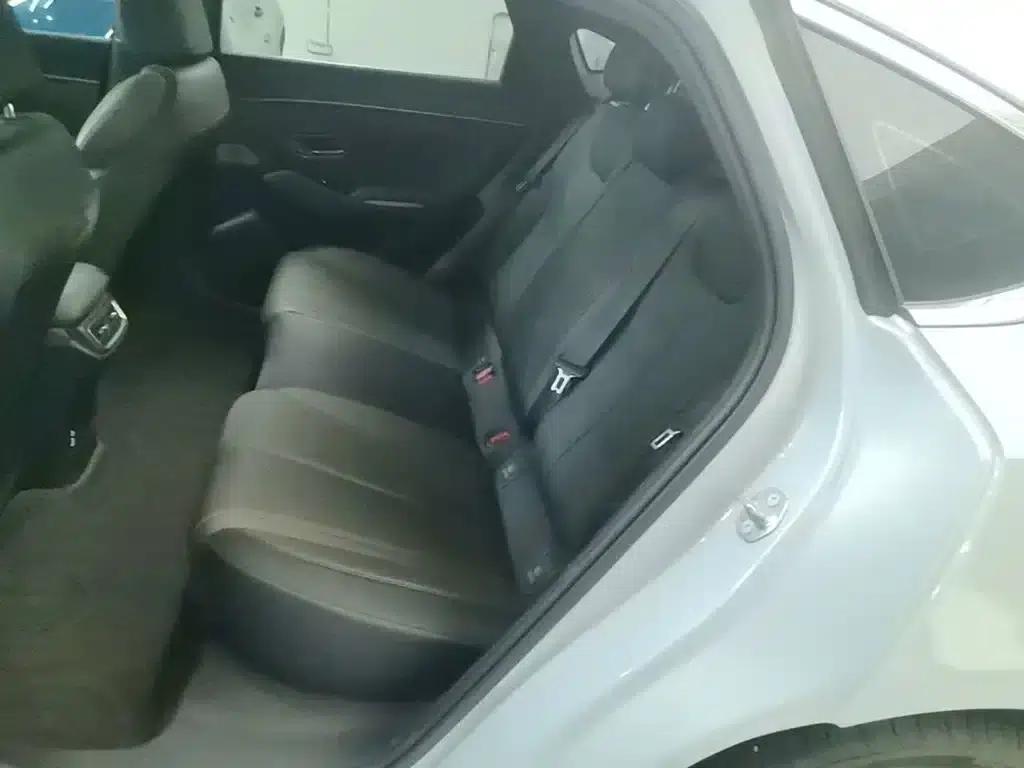 Qin L 2025 DM-i Intelligent Driving Edition 120KM Leading Model — миниатюра 17