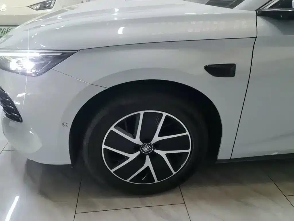 Qin L 2025 DM-i Intelligent Driving Edition 120KM Leading Model — миниатюра 23