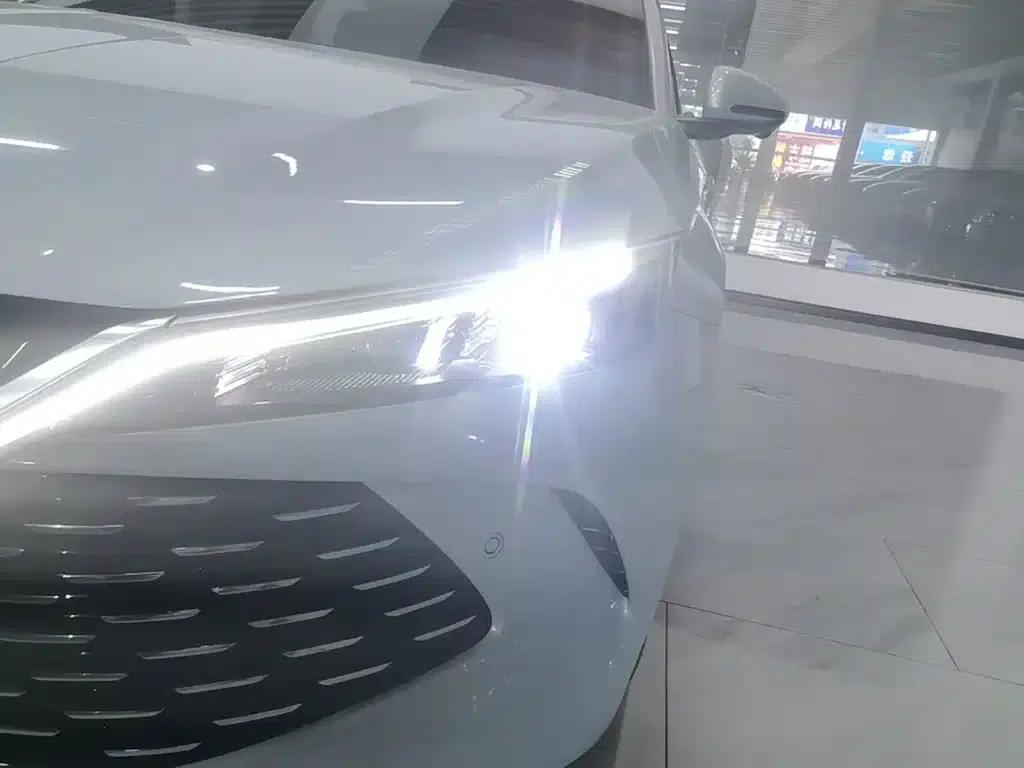Qin L 2025 DM-i Intelligent Driving Edition 120KM Leading Model — миниатюра 24
