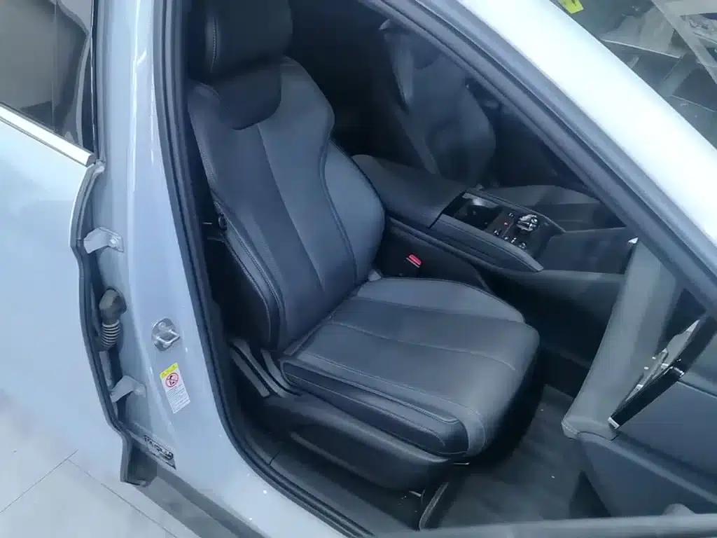 Qin L 2025 DM-i Intelligent Driving Edition 120KM Leading Model — миниатюра 25