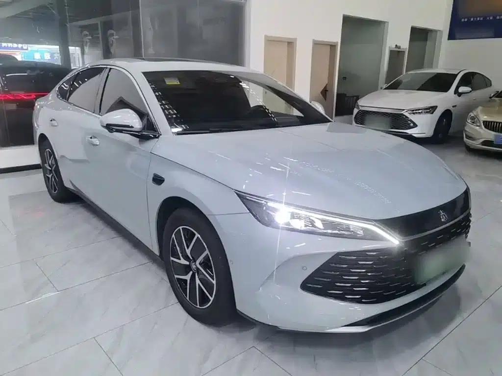 Qin L 2025 DM-i Intelligent Driving Edition 120KM Leading Model — миниатюра 4