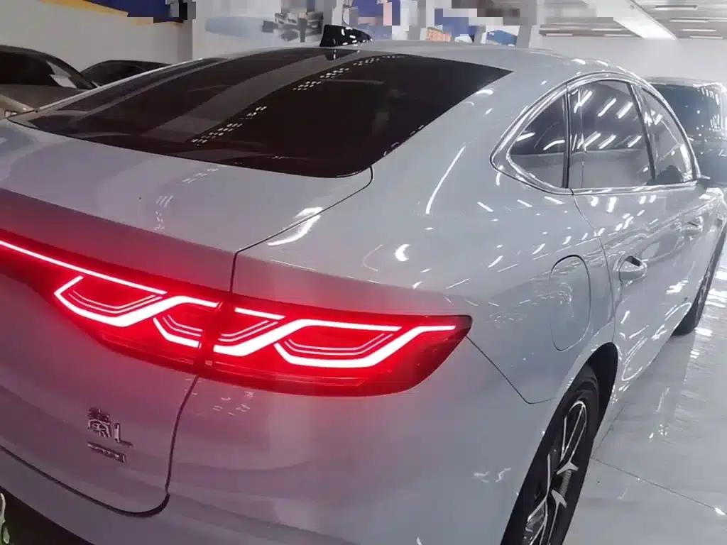 Qin L 2025 DM-i Intelligent Driving Edition 120KM Leading Model — миниатюра 8