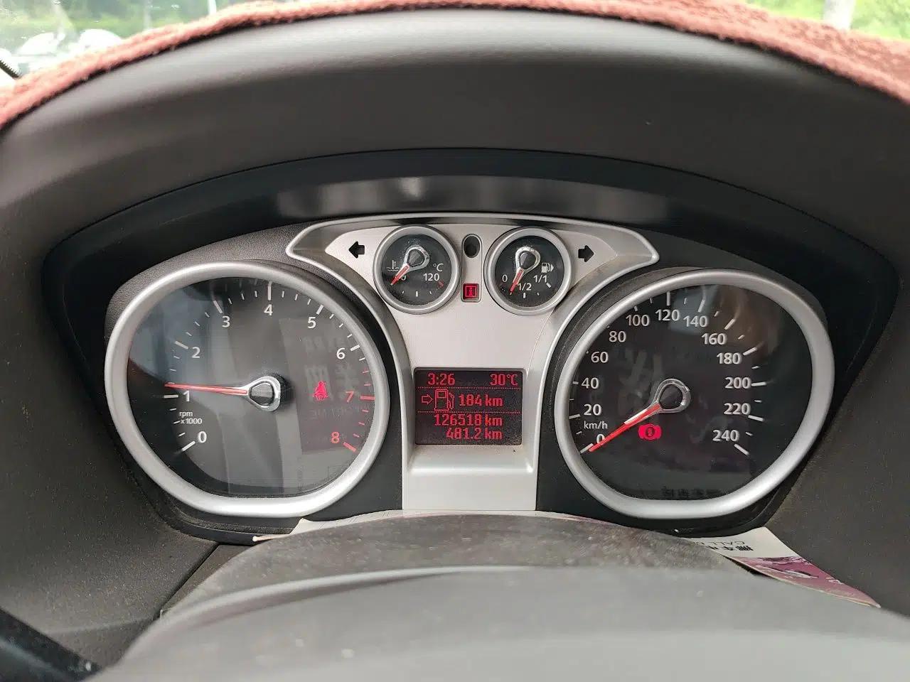 Ford Focus 2013 Sedan Classic 1.8L Manual Base Model — миниатюра 11