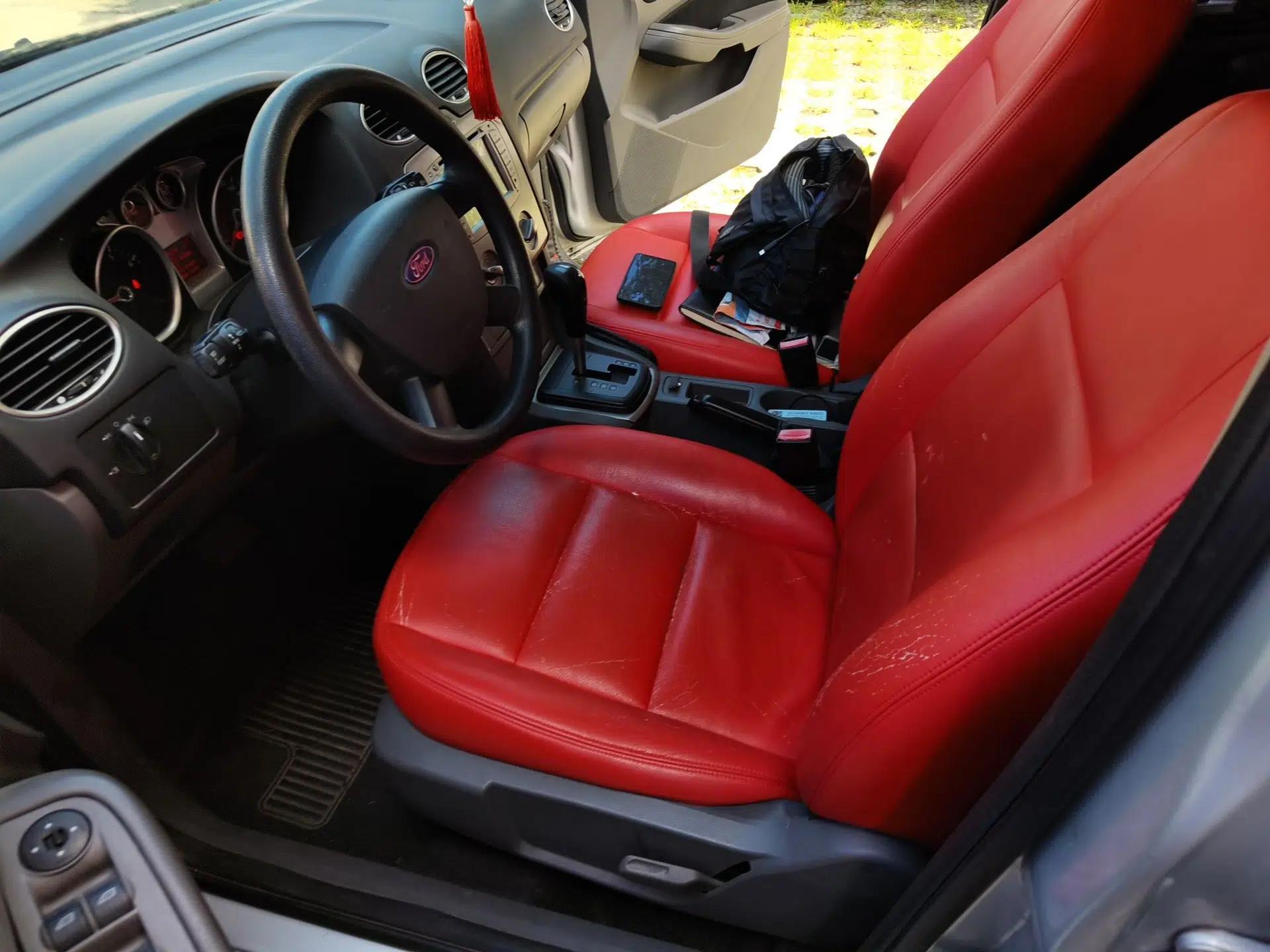 Ford Focus 2012 Hatchback Classic 1.8L Automatic Base Model — миниатюра 15