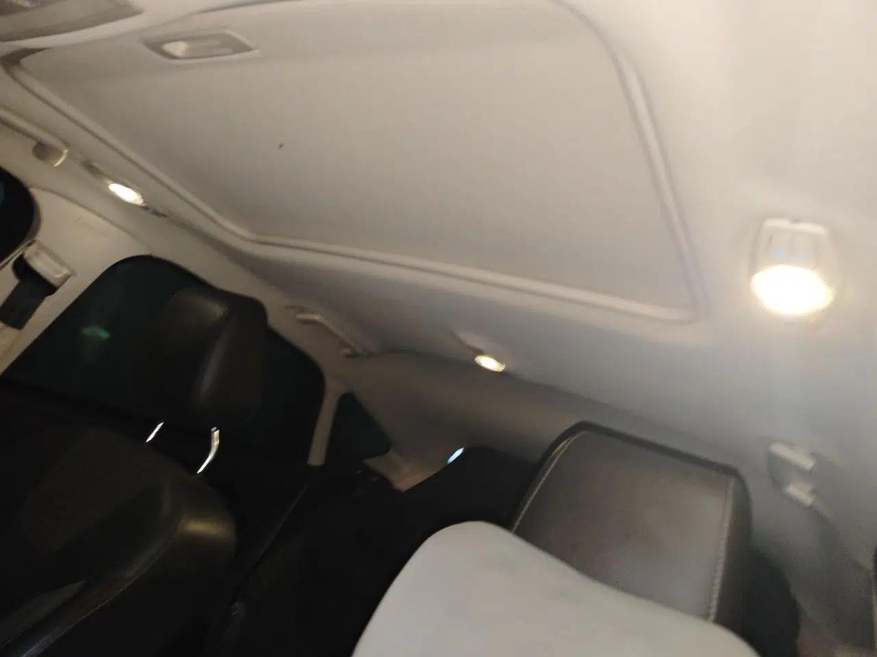 Ford Focus 2015 Hatchback 1.6L Automatic Fashion Edition — миниатюра 18