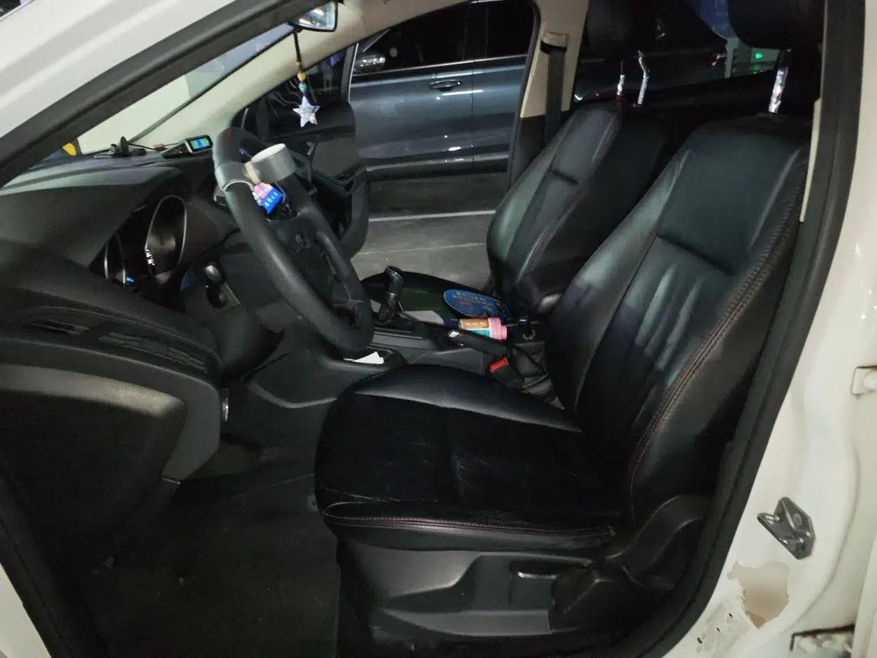 Ford Focus 2012 Hatchback 1.6L Manual Comfort Model — миниатюра 15