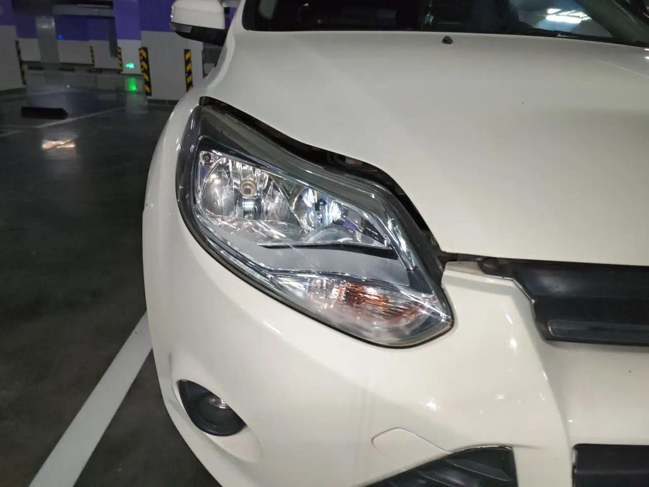 Ford Focus 2012 Hatchback 1.6L Manual Comfort Model — миниатюра 7