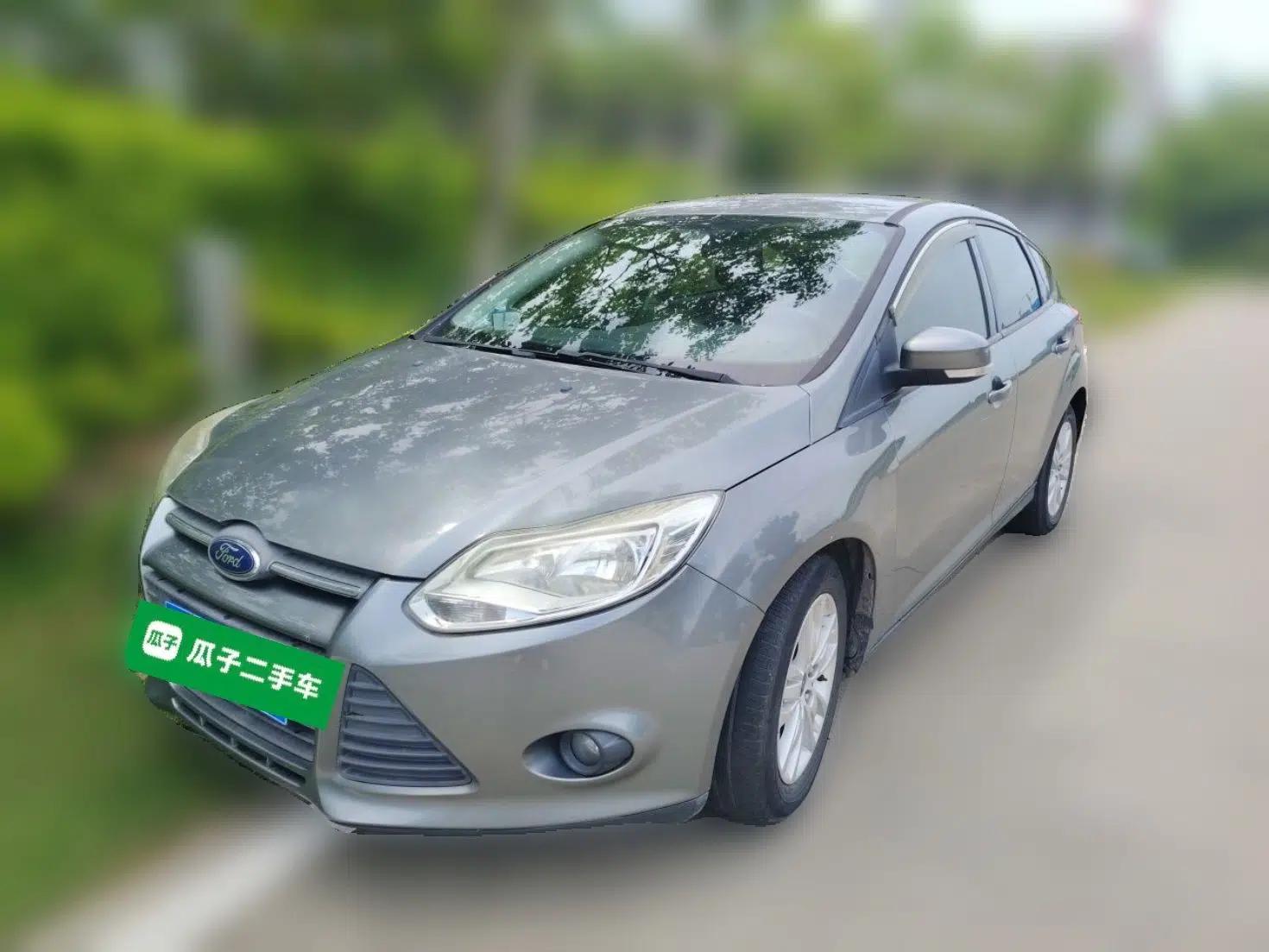 Ford Focus 2012 Hatchback 1.6L Automatic Comfort Model — миниатюра 1
