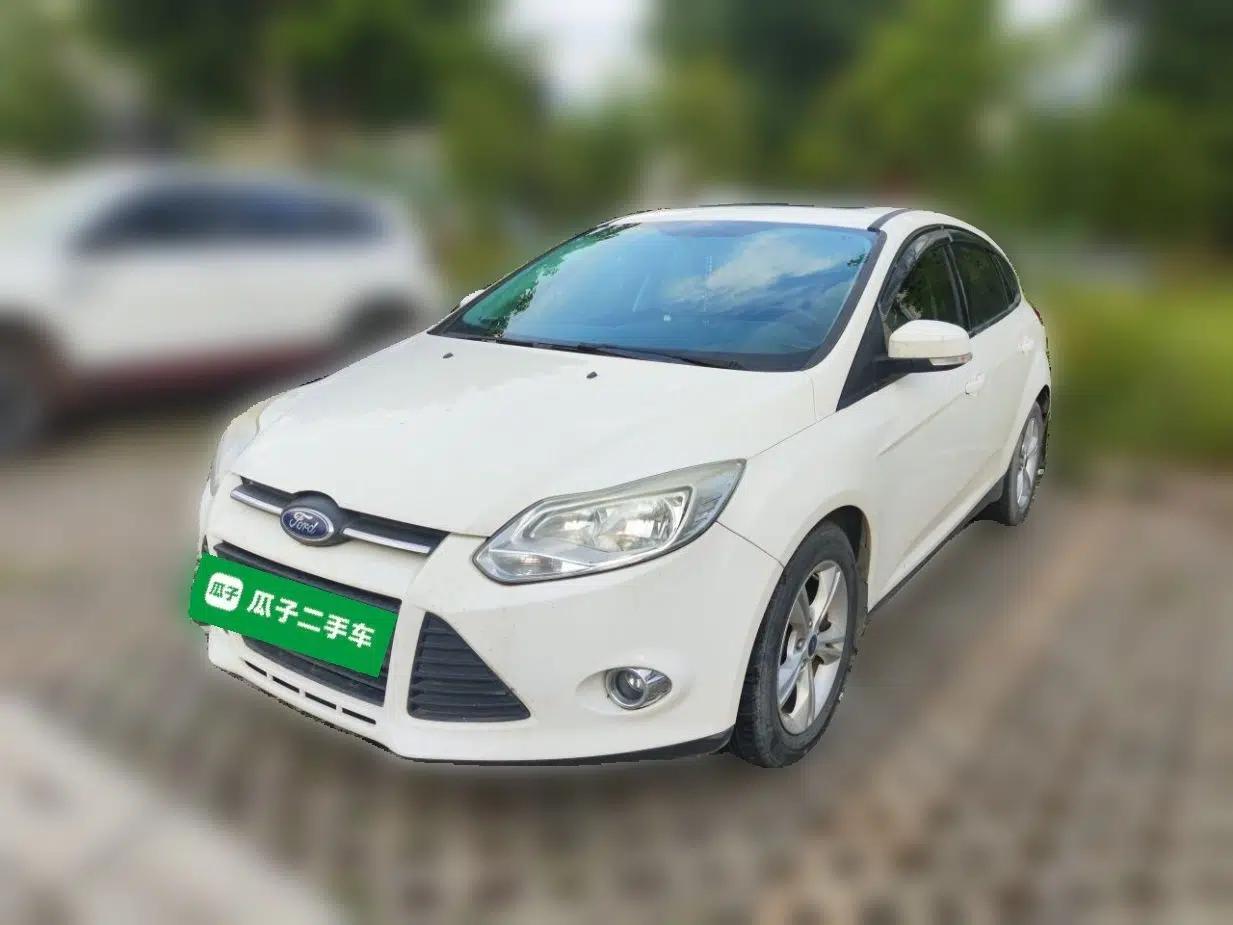 Ford Focus 2012 Hatchback 1.6L Automatic Fashion Edition — миниатюра 1