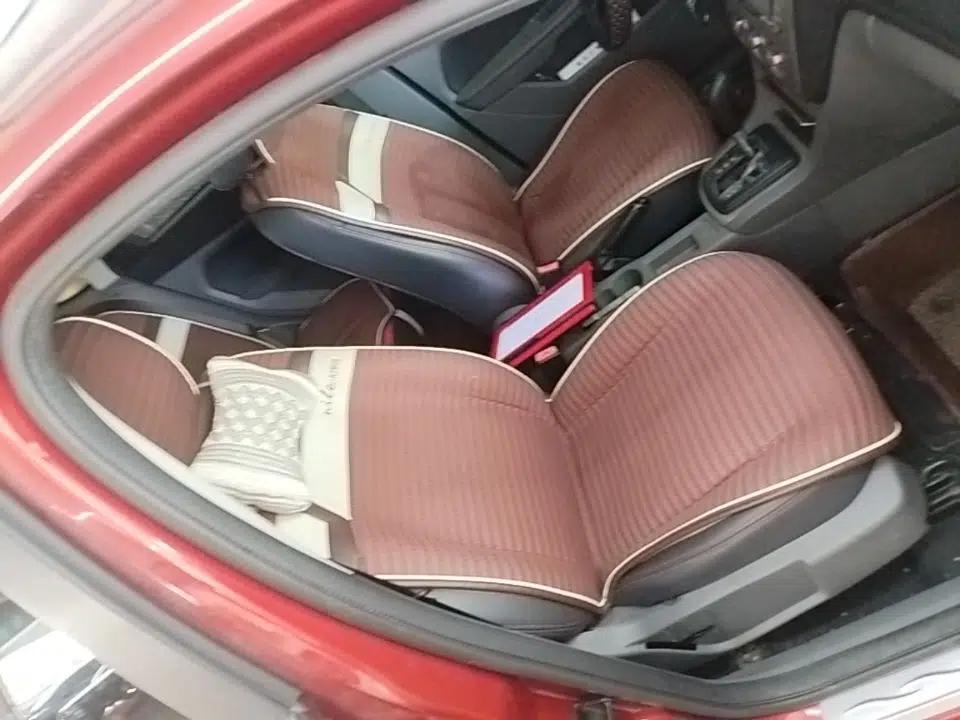 Ford Focus 2013 Hatchback Classic 1.8L Automatic Base Model — миниатюра 19