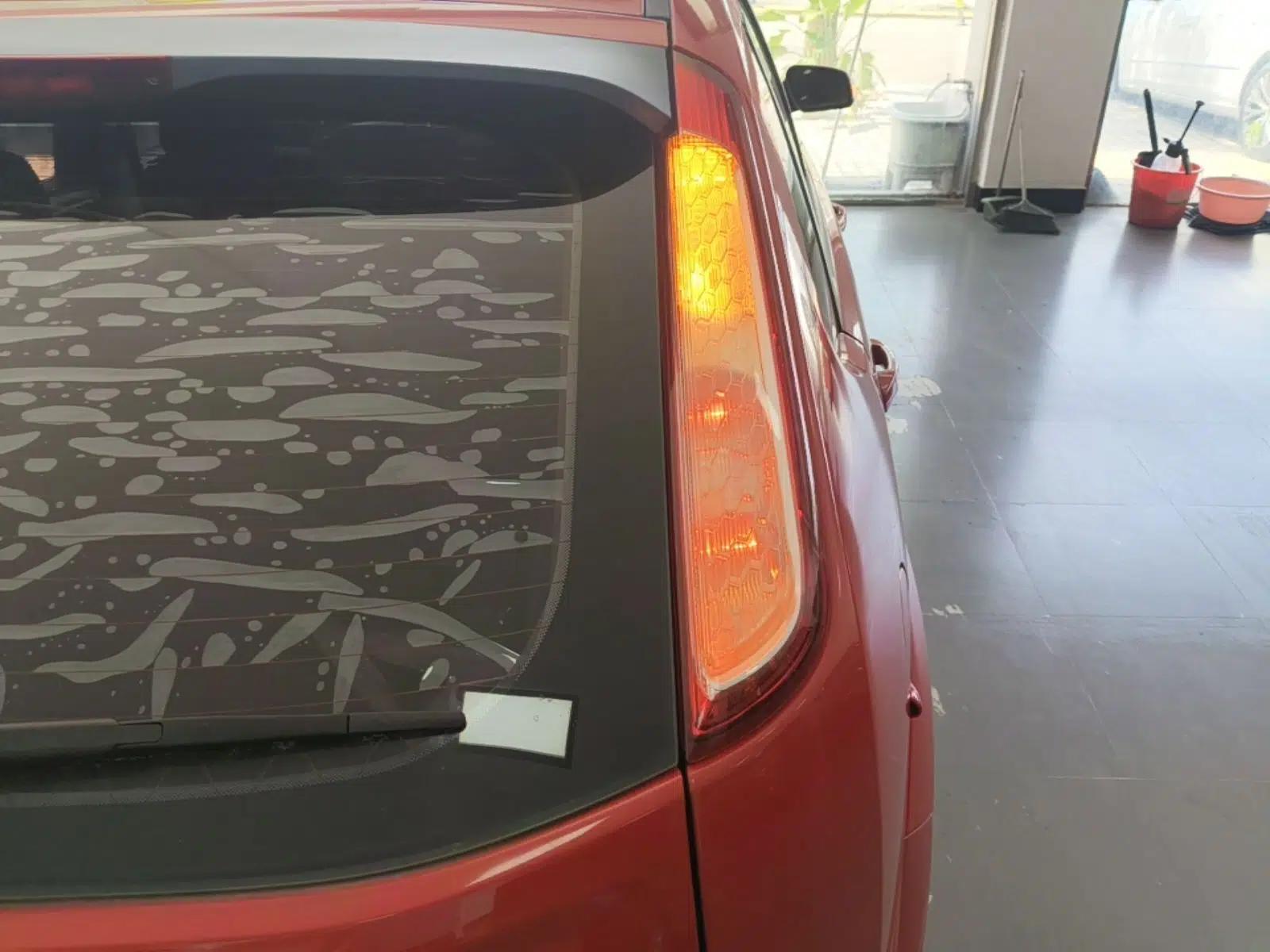 Ford Focus 2013 Hatchback Classic 1.8L Automatic Base Model — миниатюра 9
