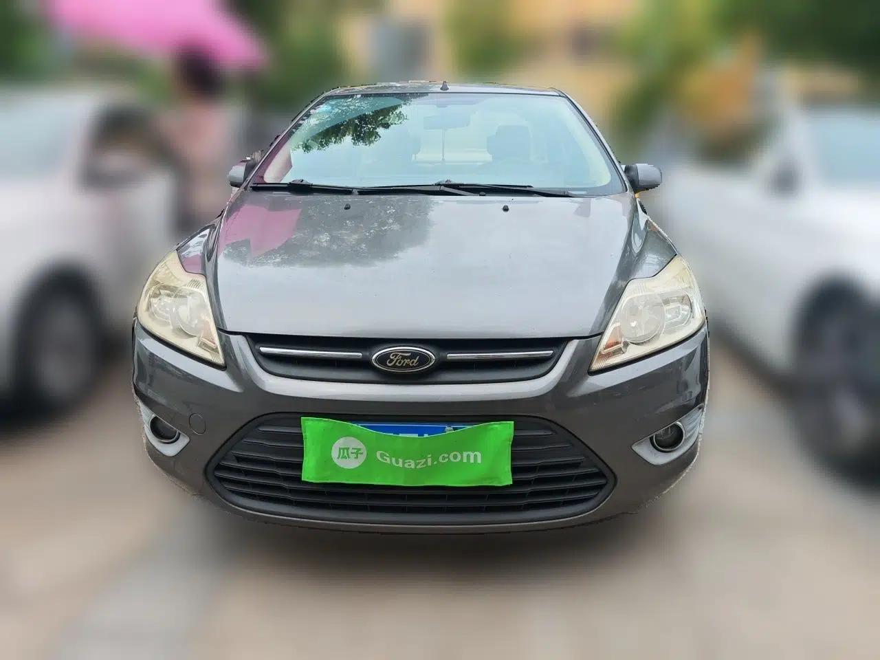 Ford Focus 2013 Sedan Classic 1.8L Automatic Base Model — миниатюра 2