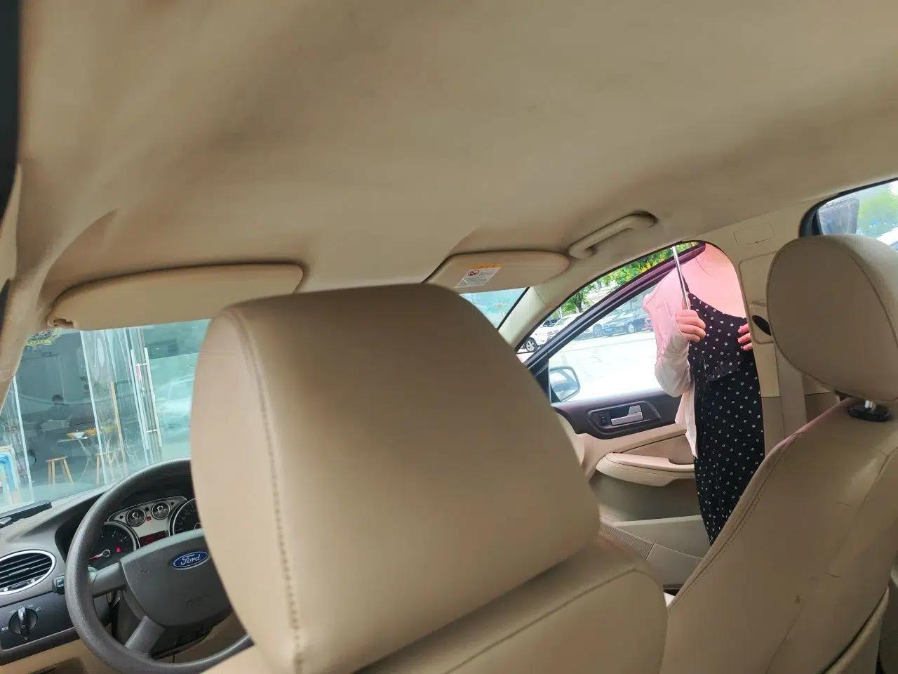 Ford Focus 2013 Sedan Classic 1.8L Automatic Base Model — миниатюра 18