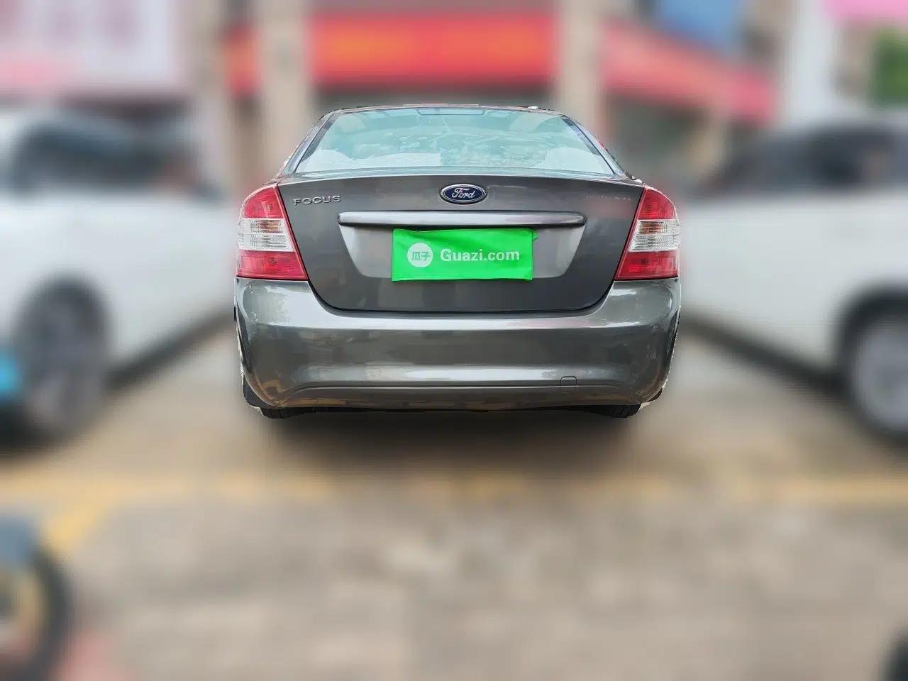 Ford Focus 2013 Sedan Classic 1.8L Automatic Base Model — миниатюра 5