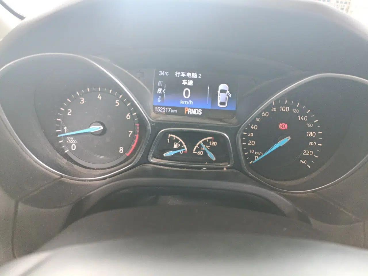 Ford Focus 2017 Sedan EcoBoost 180 Automatic Flagship Model — миниатюра 11