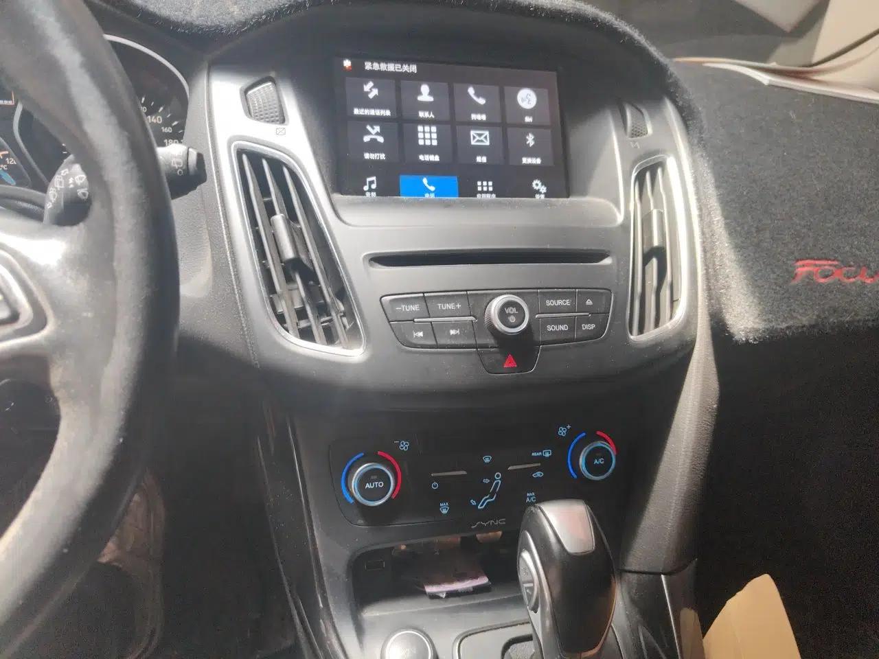 Ford Focus 2018 Hatchback Classic EcoBoost 180 Automatic Elite Model — миниатюра 13
