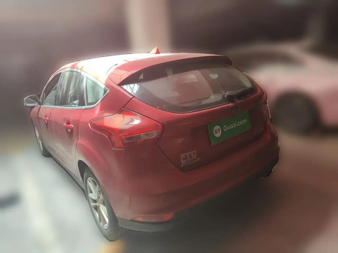 Ford Focus 2018 Hatchback Classic EcoBoost 180 Automatic Elite Model — миниатюра 4